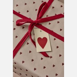 Gavepapir med r�de hjerter - 5 med