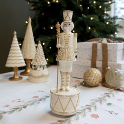 No&euml;l Spilled�se med n�ddekn�kker - Antique creme