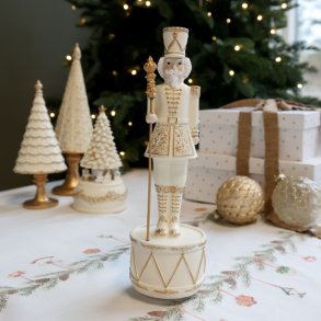 No&euml;l Spilled�se med n�ddekn�kker - Antique creme
